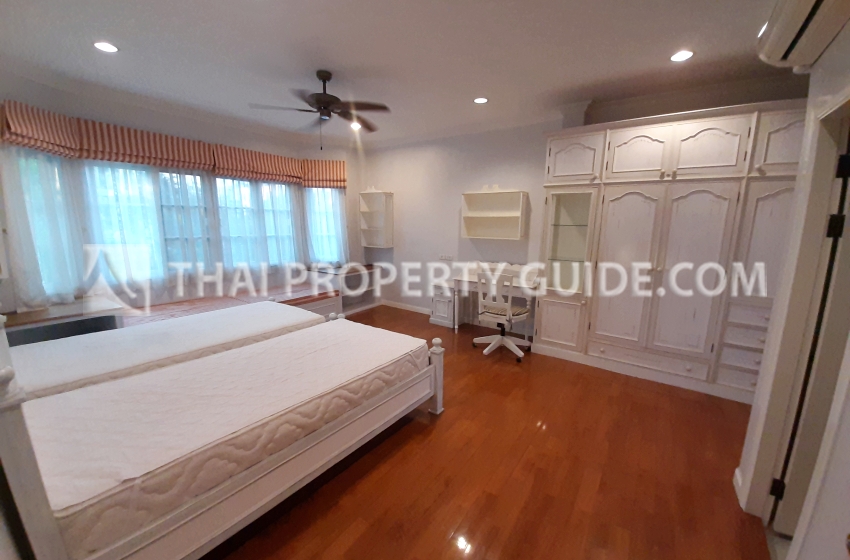 House with Shared Pool in Sukhumvit 